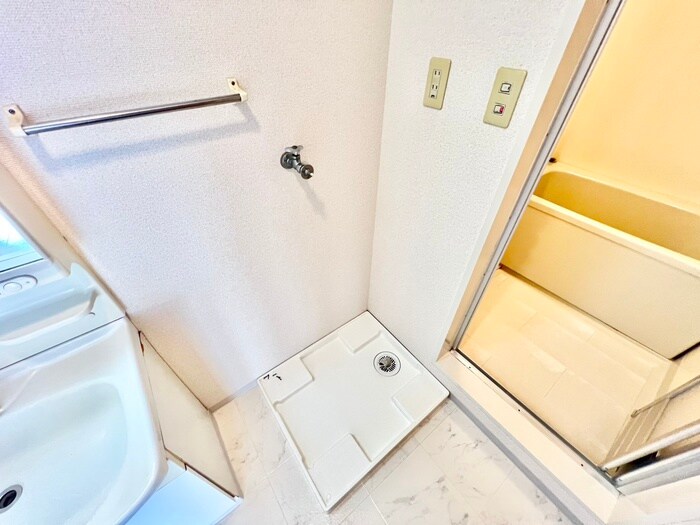 物件内観写真20　(洗濯機置場)