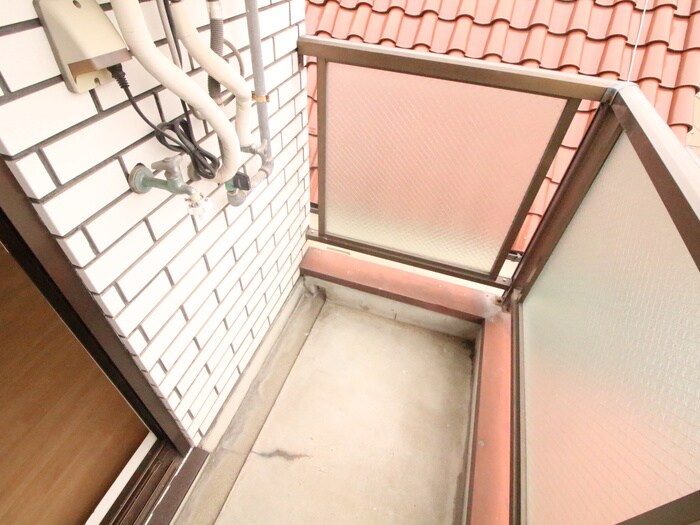 物件内観写真11　(洗濯機置場)