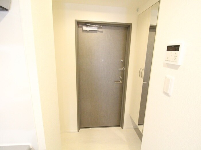 物件内観写真15　(玄関)