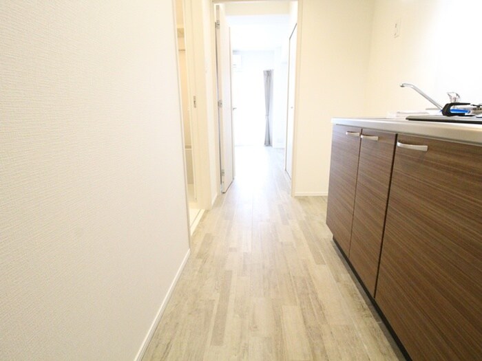 物件内観写真17　(廊下)