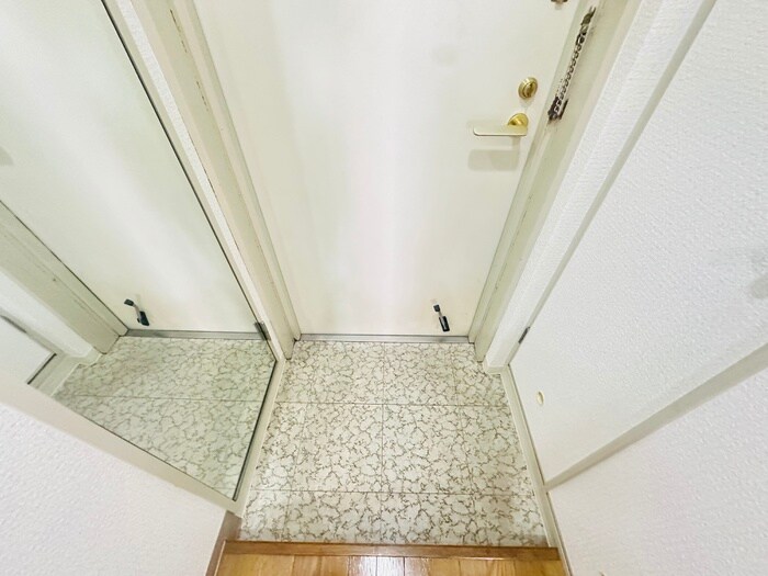 物件内観写真19　(玄関)