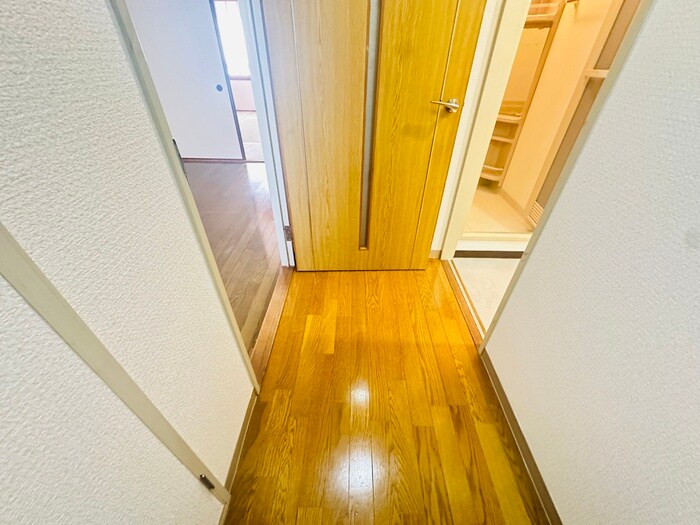 物件内観写真20　(廊下)