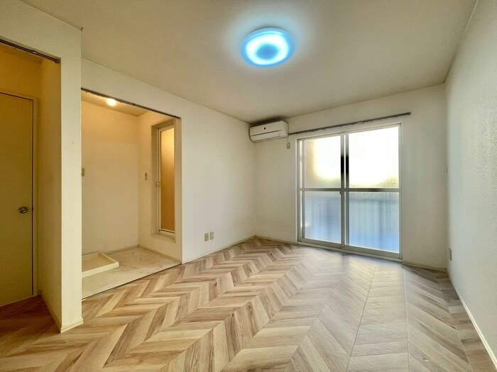 物件内観写真7　(居室)