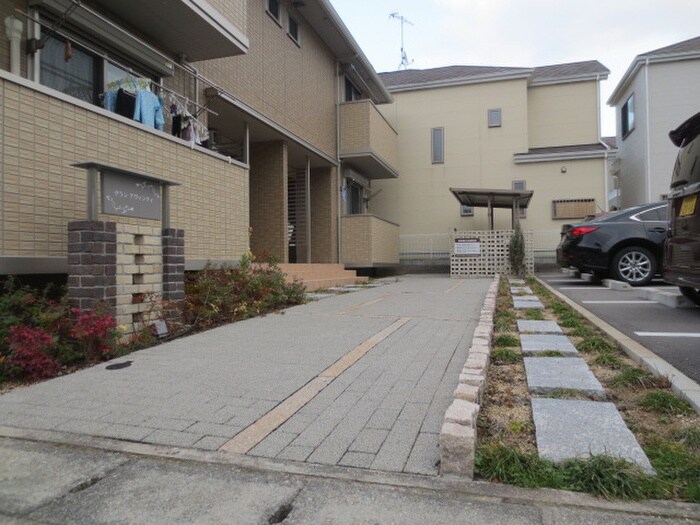 物件外観写真3　(駐輪場)