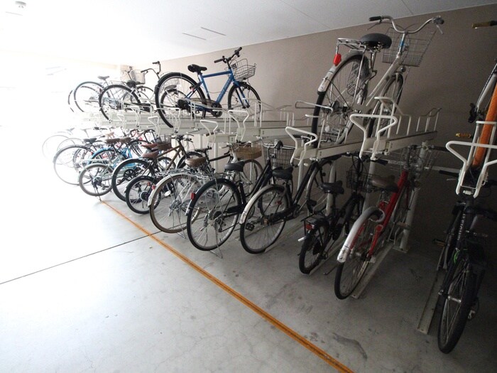 物件外観写真4　(駐輪場)