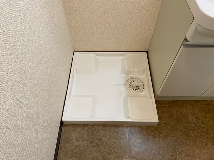 物件内観写真12　(洗濯機置場)