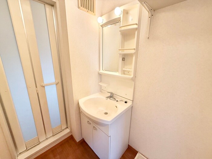 物件内観写真9　(洗面)