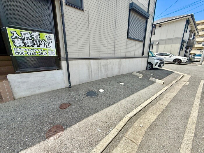 物件外観写真3　(駐車場)