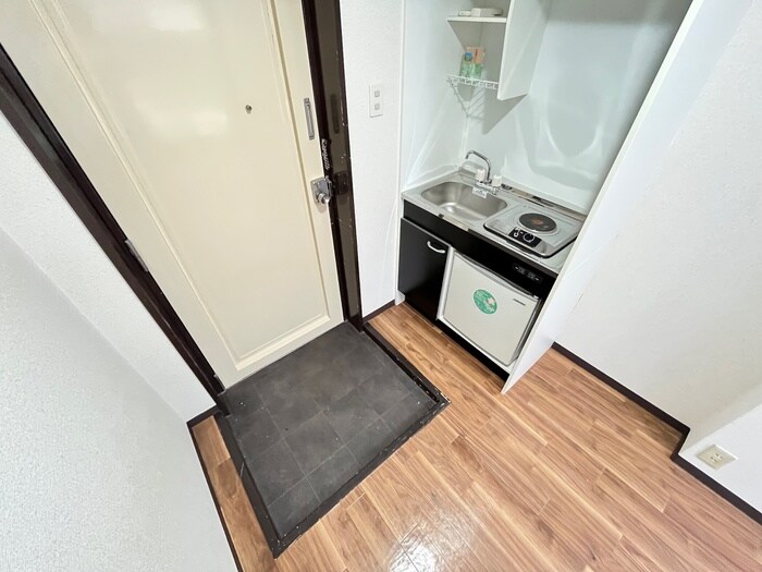 物件内観写真8　(玄関)