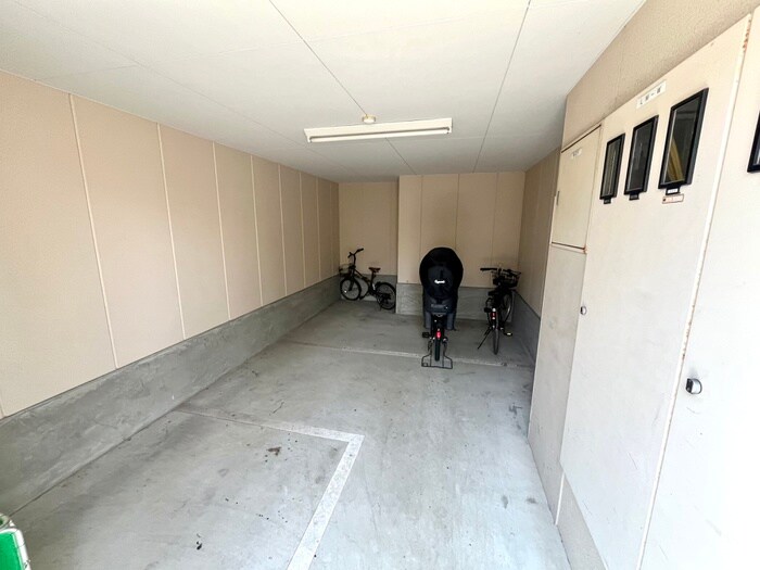 物件外観写真5　(駐輪場)