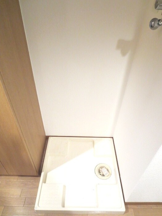 物件内観写真10　(洗濯機置場)