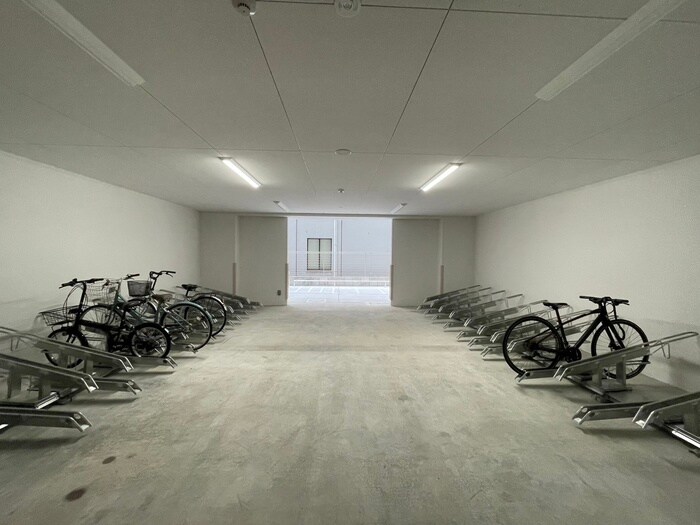 物件外観写真5　(駐輪場)