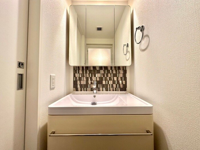 物件内観写真11　(洗面)