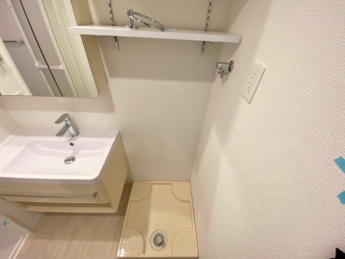 物件内観写真13　(洗濯機置場)