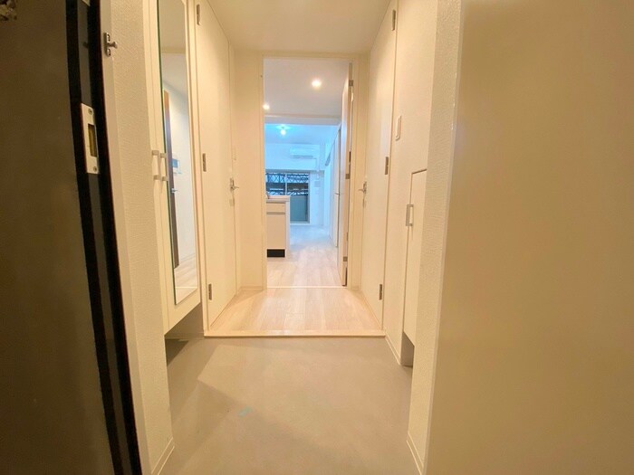 物件内観写真17　(玄関)