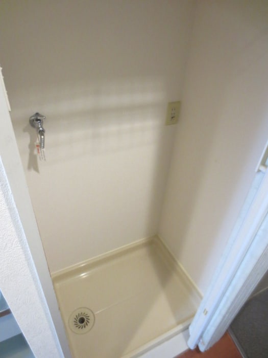 物件内観写真9　(洗濯機置場)