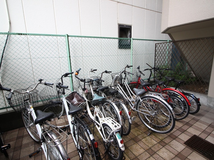 物件外観写真5　(駐輪場)