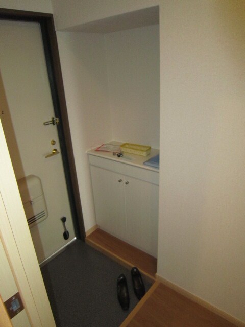 物件内観写真15　(玄関)