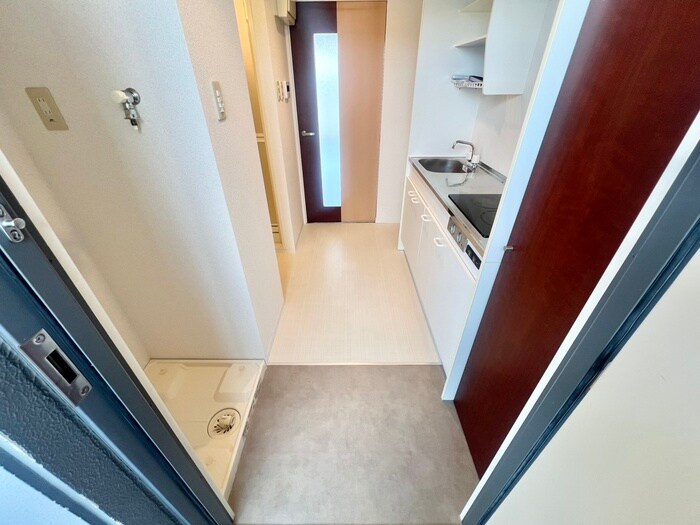 物件内観写真18　(玄関)