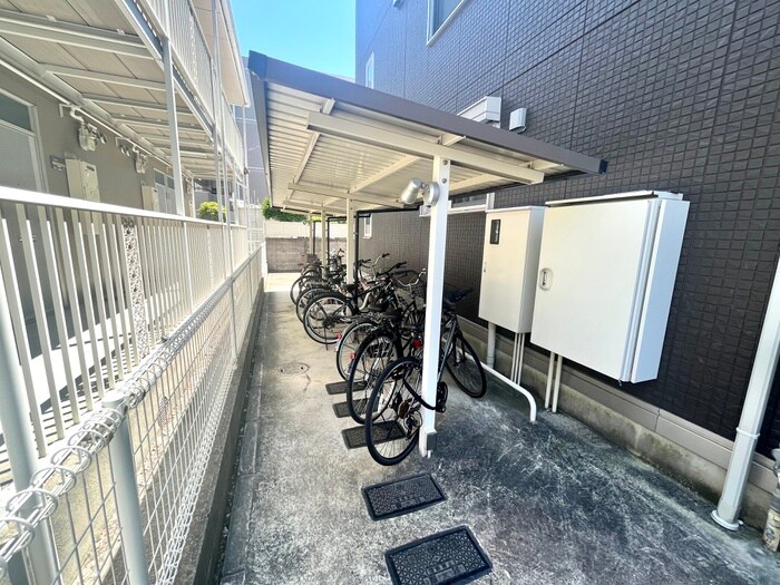 物件外観写真6　(駐輪場)