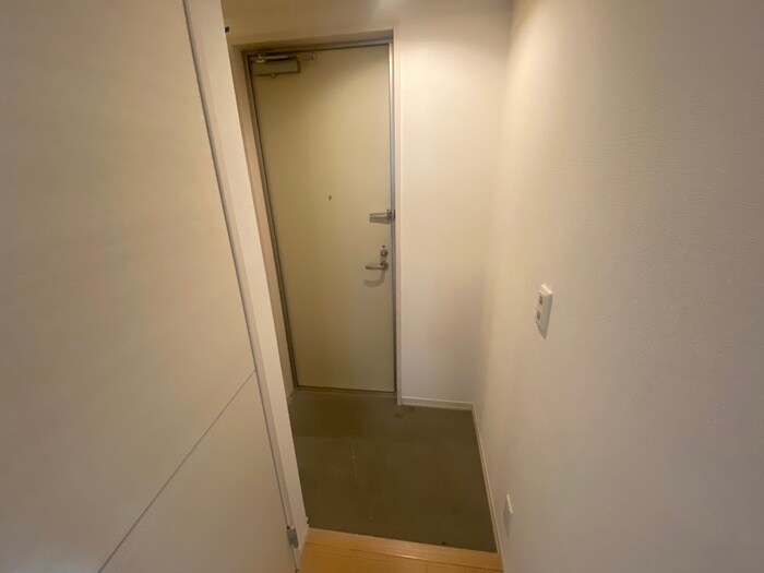物件内観写真18　(玄関)
