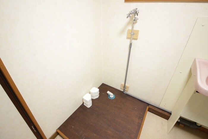 物件内観写真9　(洗濯機置場)