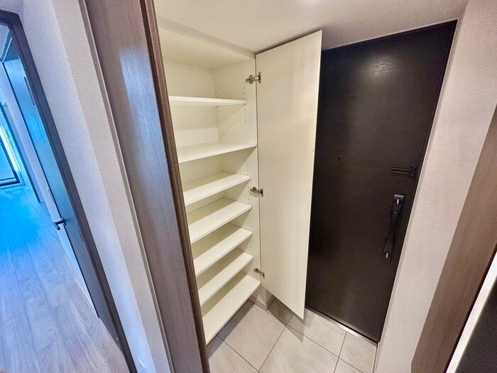 物件内観写真8　(靴箱)