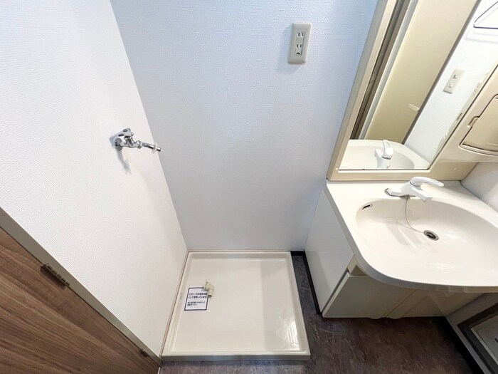 物件内観写真18　(洗濯機置場)