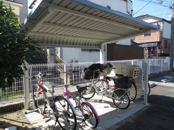 物件外観写真3　(駐輪場)
