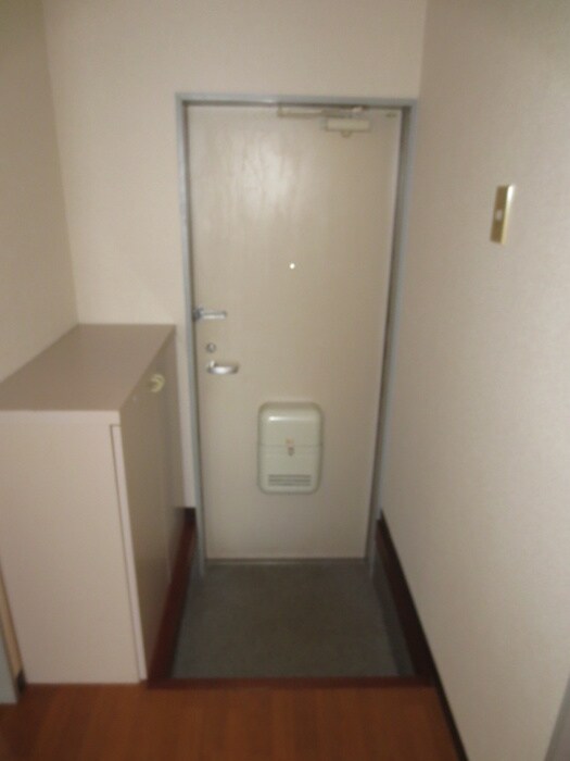 物件内観写真11　(玄関)