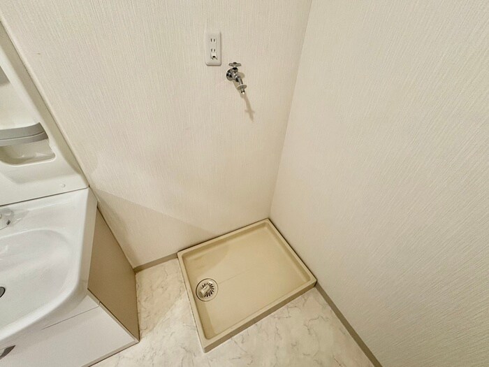 物件内観写真14　(洗濯機置場)