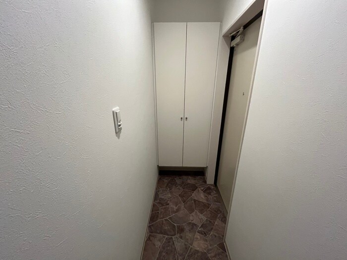 物件内観写真11　(玄関)