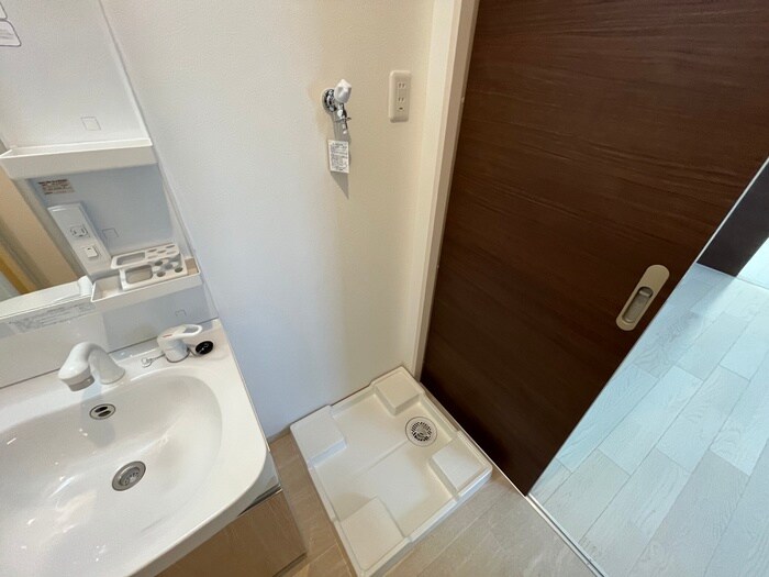 物件内観写真15　(洗濯機置場)