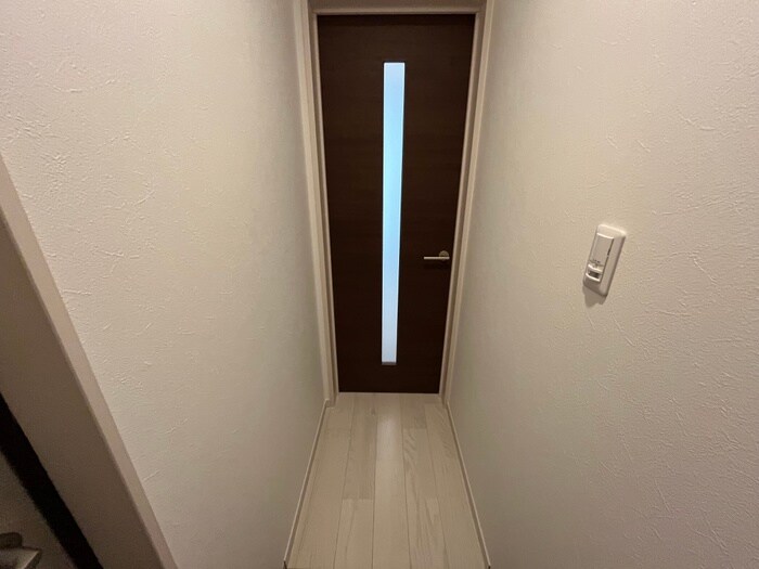 物件内観写真16　(廊下)