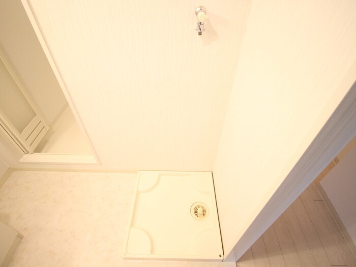 物件内観写真18　(洗濯機置場)