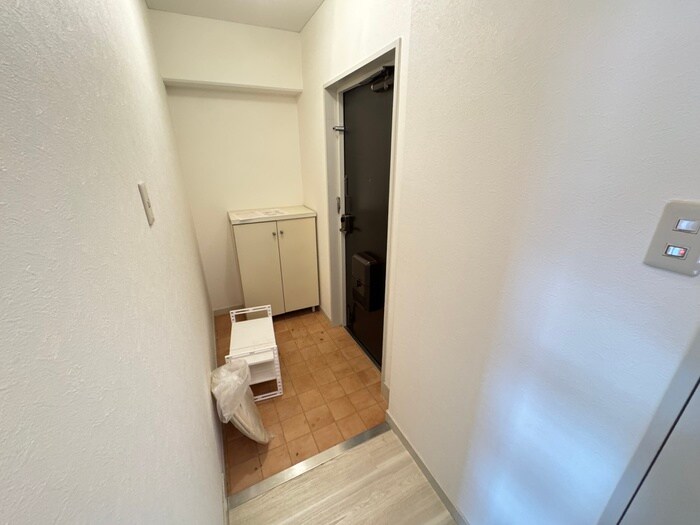 物件内観写真22　(玄関)