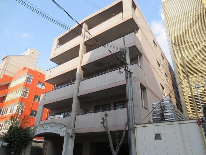 物件外観写真4　(エントランス部分)