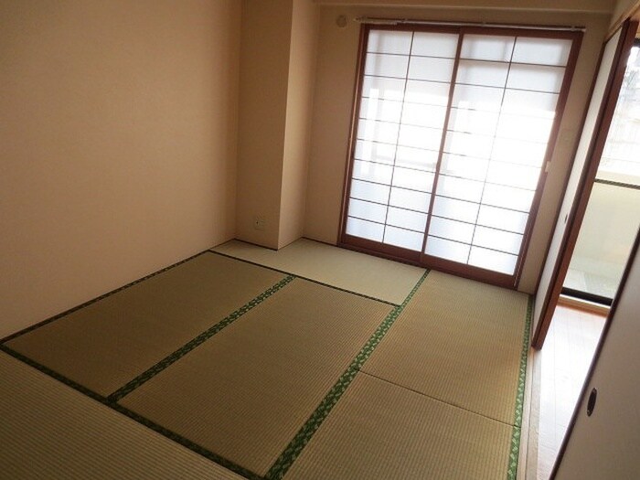 物件内観写真10　(居室)