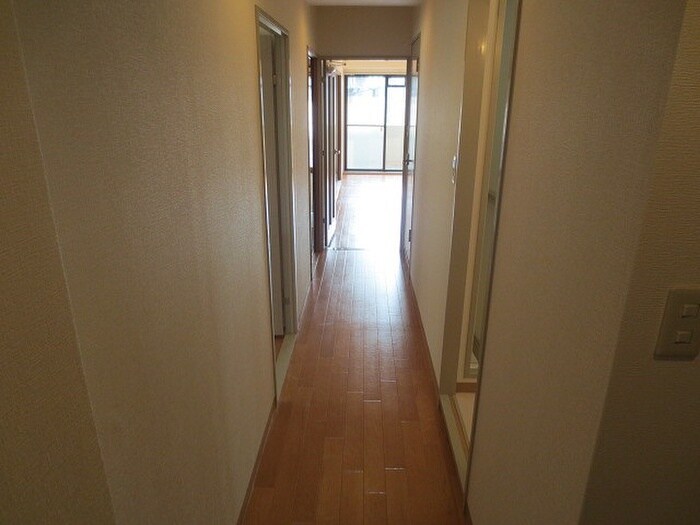 物件内観写真16　(廊下)