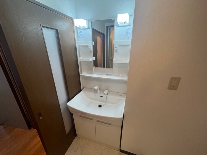 物件内観写真12　(洗面)