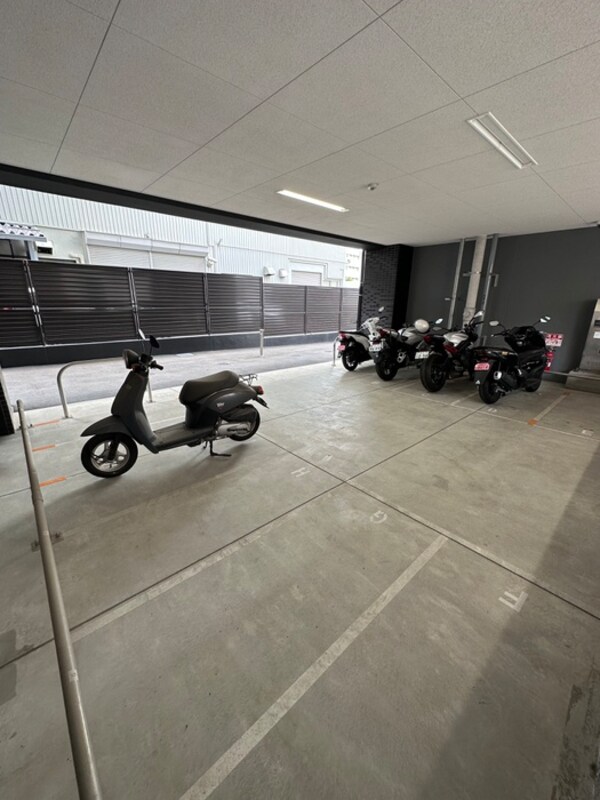 バイク置き場
