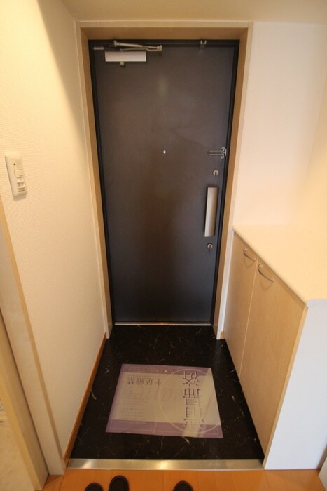 物件内観写真15　(玄関)