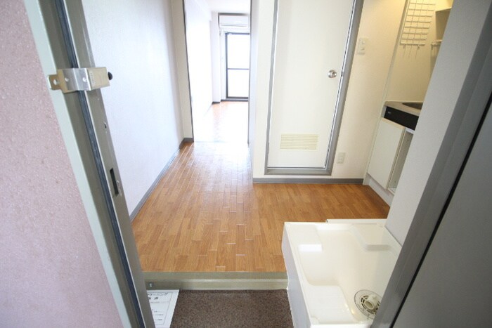 物件内観写真16　(廊下)