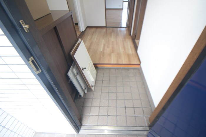 物件内観写真17　(玄関)