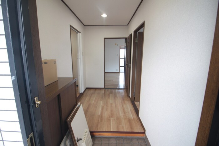 物件内観写真18　(廊下)