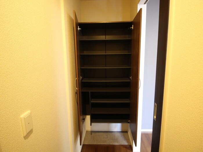 物件内観写真15　(靴箱)