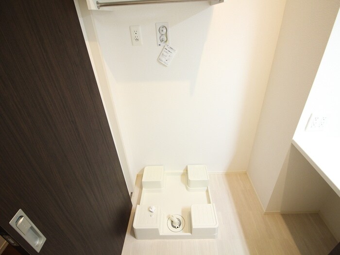 物件内観写真18　(洗濯機置場)