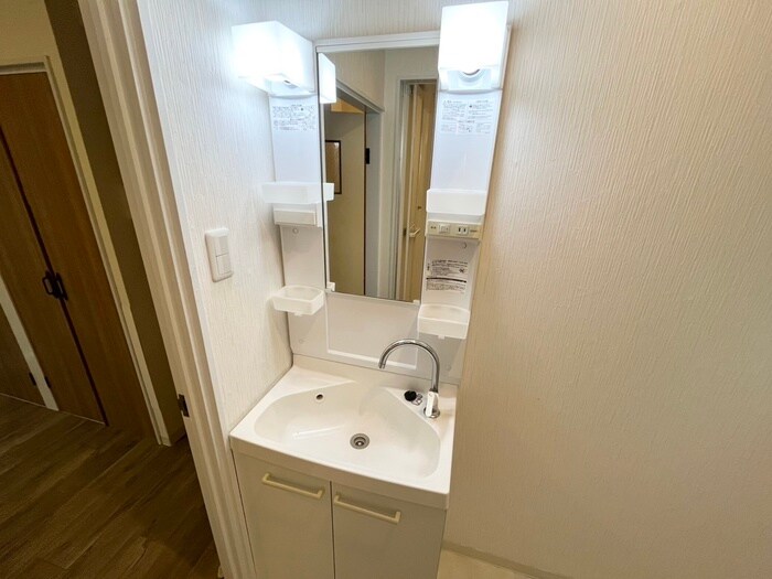 物件内観写真11　(洗面)