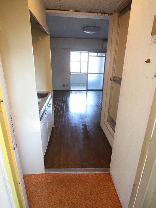 物件内観写真7　(玄関)