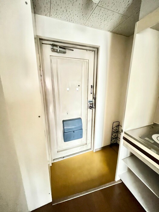 物件内観写真14　(玄関)